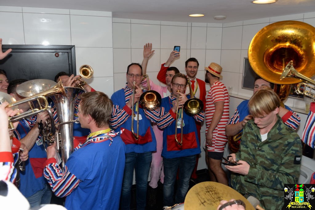 ../Images/Carnavals maandagavond in VdG 181.jpg